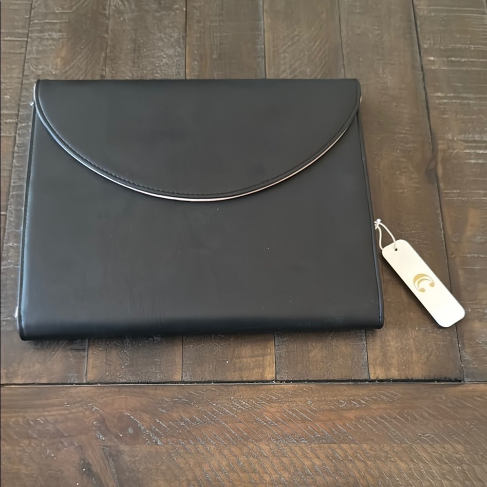 Black organizer Clutch